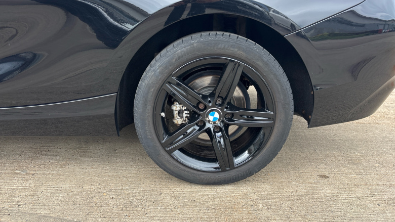 BMW 2 Series 218i Sport 2dr [Nav] Petrol Coupe